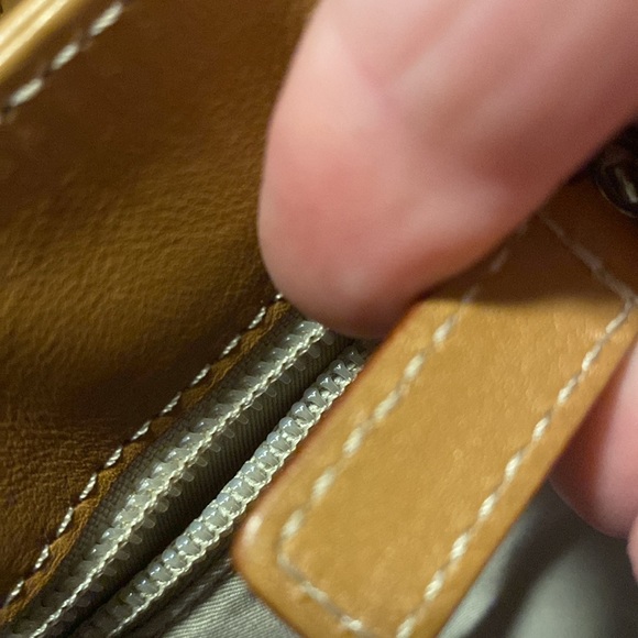 Burberry London Authentic handbag. In better than good condition. - Picture 8 of 16